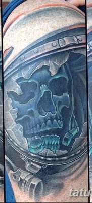 fotó az űrhajós tetoválásról, dátum: 2017.12.25., 003 - űrhajós tetoválás -