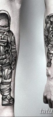 fotó az űrhajós tetoválásról, dátum: 2017.12.25., №017 - űrhajós tetoválás -