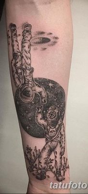 fotó az űrhajós tetoválásról, dátum: 2017.12.25. №024 - űrhajós tetoválás -