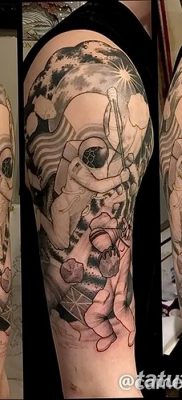 fotó az űrhajós tetoválásról, dátum: 2017.12.25. №033 - űrhajós tetoválás -