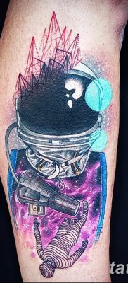 fotó az űrhajós tetoválásról, dátum: 2017.12.25. №049 - űrhajós tetoválás -
