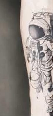 fotó az űrhajós tetoválásról, 2017.12.25., 052. sz. - űrhajós tetoválás -