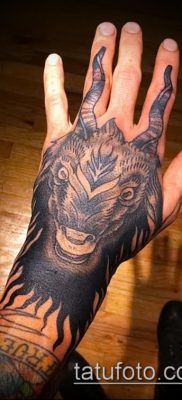 Fotó a Bak tetoválásról (jelentése) - egy példa egy érdekes tetoválási tervre - 012