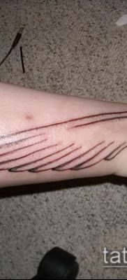 Fotó Hermes tetováló szárnyairól - 06072017 - példa - 059 Hermes tetoválószárnyai