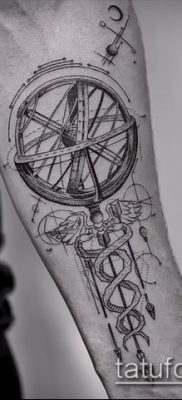 Fotó a Hermes tetováló szárnyairól - 06072017 - példa - 034 Hermes tetoválószárnyai