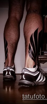 Fotó a Hermes tetováló szárnyairól - 06072017 - példa - 033 Hermes tetoválószárnyai