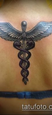 Fotó a Hermes tetováló szárnyairól - 06072017 - példa - 012 Hermes tetoválószárnyai