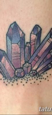 fotó egy kristálytetoválásról, kelt 2017.08.27. 110. szám - Tetováló kristály -