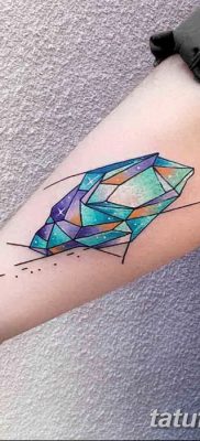 fotó egy kristálytetoválásról, kelt 2017.08.27. 083. sz. - Tetováló kristály -