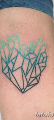 fotó egy kristálytetoválásról, kelt 2017. augusztus 27 -én, 079. szám - Tetováló kristály -