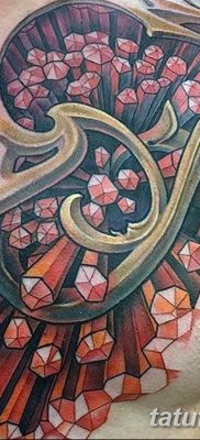 fotó egy kristálytetoválásról, kelt 2017.08.27. 010. szám - Tetováló kristály -