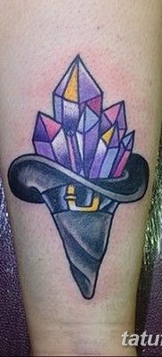 fotó egy kristálytetoválásról, kelt 2017.08.27. 021. szám - Tetováló kristály -