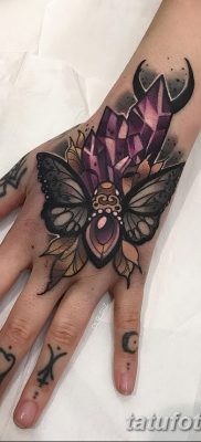 fotó egy kristálytetoválásról, kelt 2017.08.27. 032. szám - Tetováló kristály -