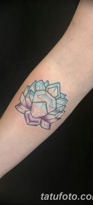 fotó egy kristálytetoválásról, kelt 2017.08.27. 035. sz. - Tetováló kristály -