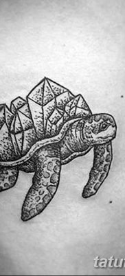 fotó egy kristálytetoválásról, kelt 2017.08.27. 111. szám - Tetováló kristály -