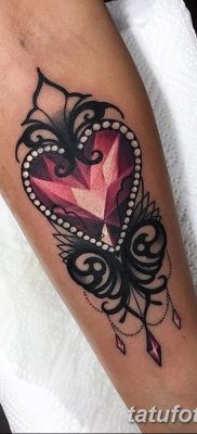 fotó egy kristálytetoválásról, kelt, 2017.08.27. 093. sz. - Tetováló kristály -