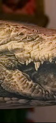 Egy krokodil tetoválás fotója egy cikkhez a krokodil tetoválás jelentéséről - tatufoto.ru - 32