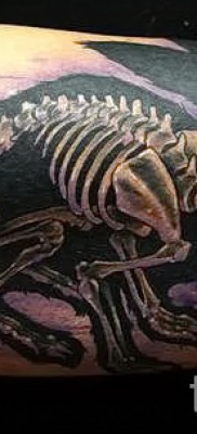 Снимка на заешка татуировка - скелет