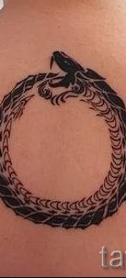 Снимка на кръгова татуировка за статия за значението на татуировка с кръг - tatufoto.ru - 44