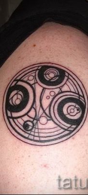 Снимка на кръгова татуировка за статия за значението на татуировка с кръг - tatufoto.ru - 26