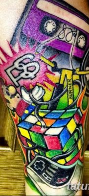 fotó a Rubik -kocka tetoválásról, kelt 2018.02.24., 002 - tetoválás Rubik -kocka -