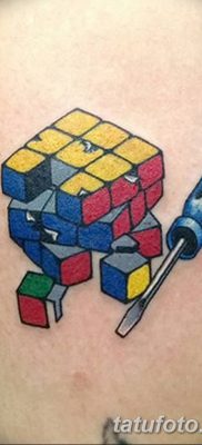 fotó a Rubik -kocka tetoválásról, kelt 2018.02.24., 004 - tetoválás Rubik -kocka -