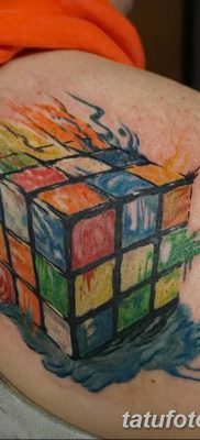 fotó a Rubik -kocka tetoválásról, 2018.02.24., 009 - tetoválás Rubik -kocka -