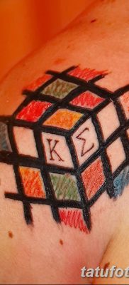 fotó a Rubik -kocka tetoválásról, kelt 2018.02.24. №074 - tetoválás Rubik -kocka -