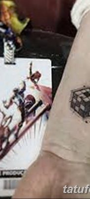 fotó a Rubik -kocka tetoválásról, 2018.02.24., №086 - tetoválás Rubik -kocka -