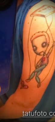 Fénykép egy bábjátékos tetoválásról - példa egy rajzra - 30052017 - példa - 049 Tattoo Puppeteer