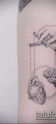 Fénykép egy bábjátékos tetoválásról - példa egy rajzra - 30052017 - példa - 052 Tattoo Puppeteer