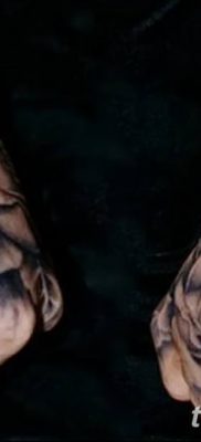 Fotó egy ököl tetoválásról 2018.09.14 -én №030 - tetováló ököl -