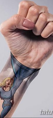 Fotó egy öklös tetoválásról 2018.09.14. №019 - tetováló ököl -