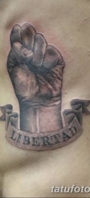 Öklös tetoválás fotója 2018.09.14 -től №014 - tetoválóököl -