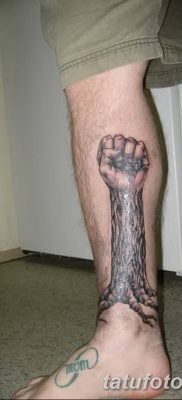 Fotó egy öklös tetoválásról 2018.09.14. №013 - tetováló ököl -