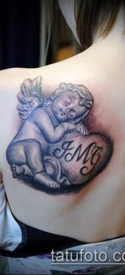 fotó Ámor tetoválásról (jelentése) - egy példa egy érdekes tetoválási tervre - 049