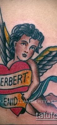 fotó Ámor tetoválásról (jelentése) - példa egy érdekes tetoválási tervre - 047