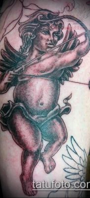 fotó Ámor tetoválásról (jelentése) - példa egy érdekes tetoválási tervre - 045