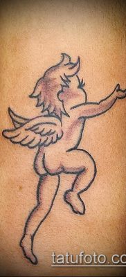 fotó Ámor tetoválásról (jelentése) - példa egy érdekes tetoválási rajzra - 042