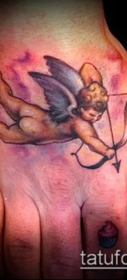 fotó Ámor tetoválásról (jelentése) - példa egy érdekes tetoválási tervre - 029