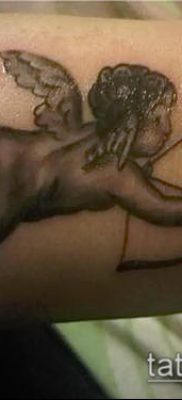 fotó Ámor tetoválásról (jelentése) - példa egy érdekes tetoválási tervre - 028