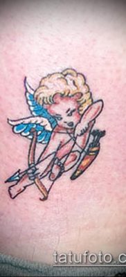 fotó Ámor tetoválásról (jelentése) - példa egy érdekes tetoválási rajzra - 004