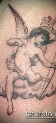 fotó Ámor tetoválásról (jelentése) - példa egy érdekes tetoválási tervre - 002