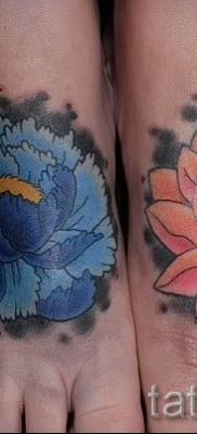 fotó egy tavirózsa tetoválásról egy cikkhez a tavirózsa tetoválás jelentésével - tatufoto.ru - 2