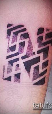 tetováló labirintus 217. szám - a minta érdekes változata, amely jól használható feldolgozásra és tetováló labirintusként történő alkalmazásra a nyakon