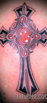 Tetovaža s latinskim križem broj 884 - hladna verzija uzorka, koja se može uspješno koristiti za reviziju i primjenu kao tetovaža s latinskim križem na leđima