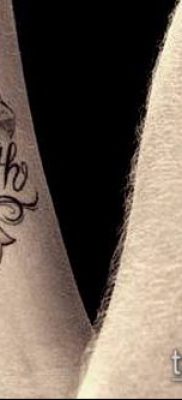 Tetovaža s latinskim križem broj 846 zanimljiva je verzija uzorka koji se može uspješno koristiti za obradu i nanošenje kao tetovaže latinskog križa na zapešću