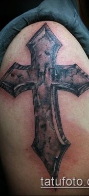 fotografija tetovaža latinskog križa (tetovaža) (značenje) - primjer crteža - 057