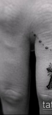 fotografija tetovaža latinskog križa (tetovaža) (vrijednost) - primjer crteža - 037