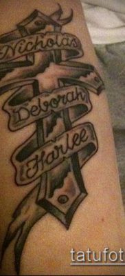 fotografija tetovaža latinskog križa (tetovaža) (vrijednost) - primjer crteža - 021